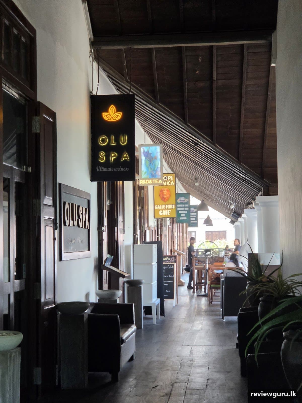 A Minute by Tuk Tuk Restaurant