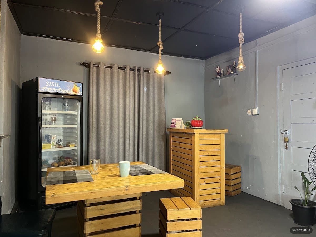 RETRO CAFE AND RESTAURANT
