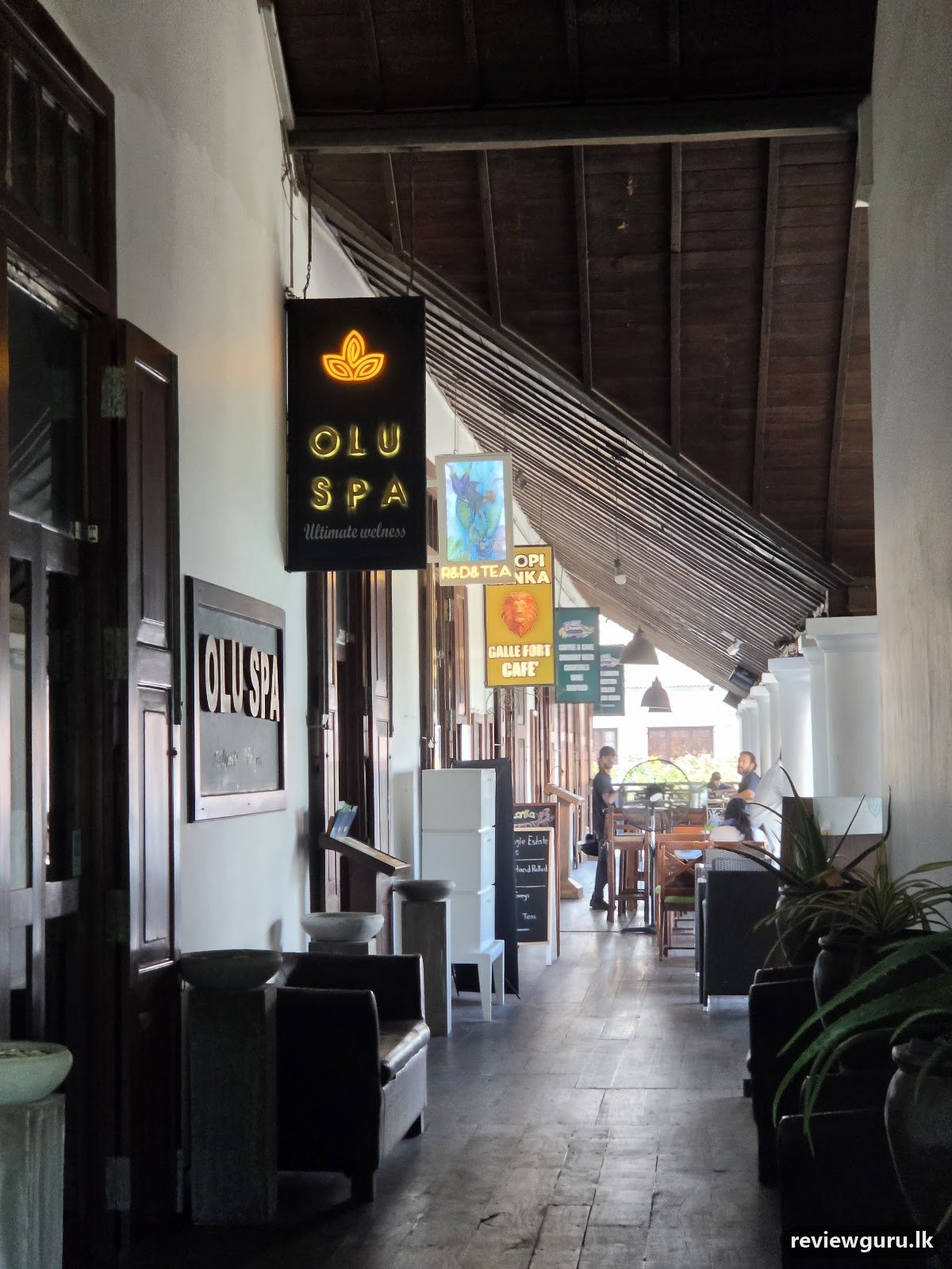 A Minute by Tuk Tuk Restaurant