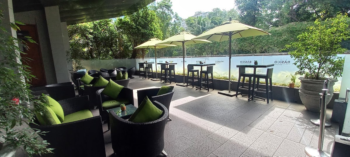 BASICO Bar Lounge