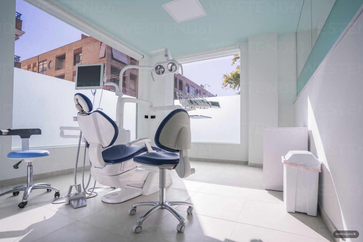 BATTICALOA DENTAL CLINIC: EXTRCTIONS, FILLINGS, SCALING, ROOT CANALS, DENTURES, CROWNS, BRIDGES, IMPLANTS BY DR. GANDHINI
