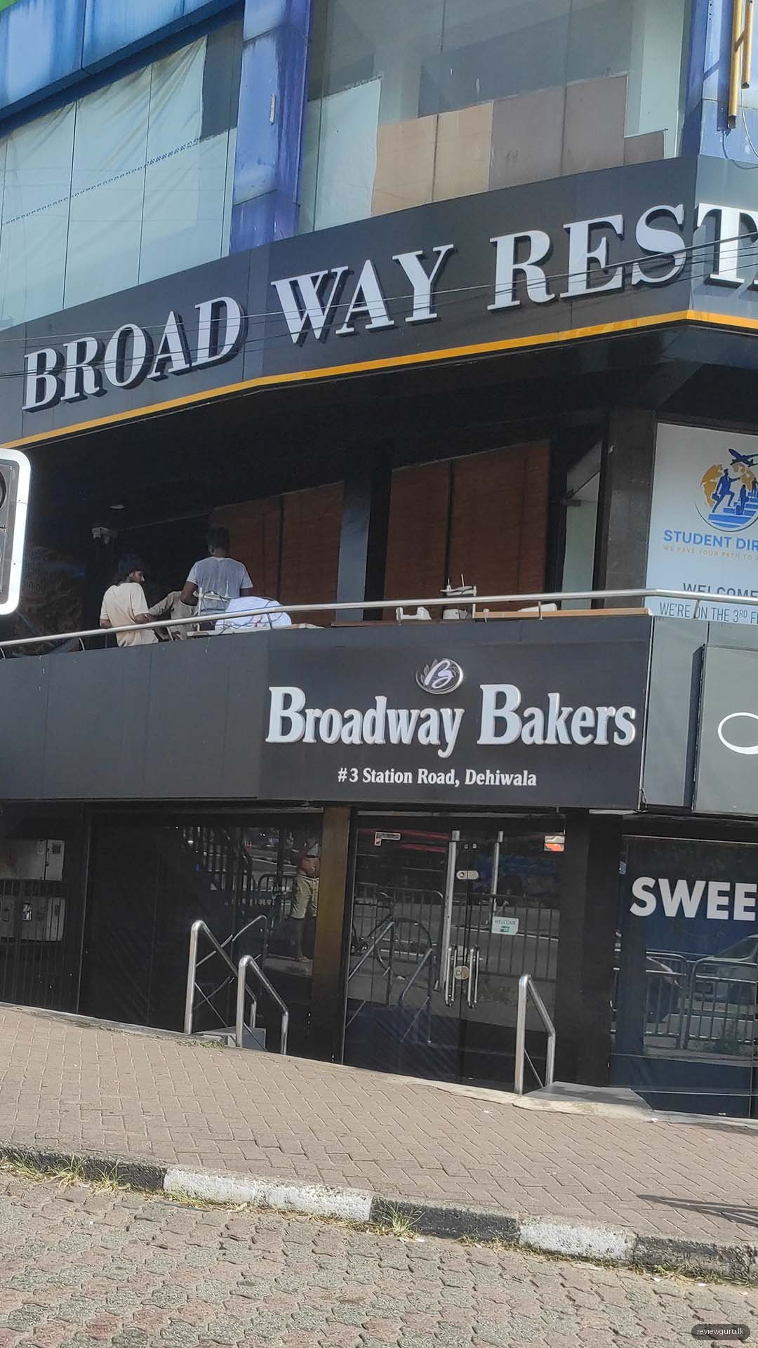 Broadway Restaurant and Pub