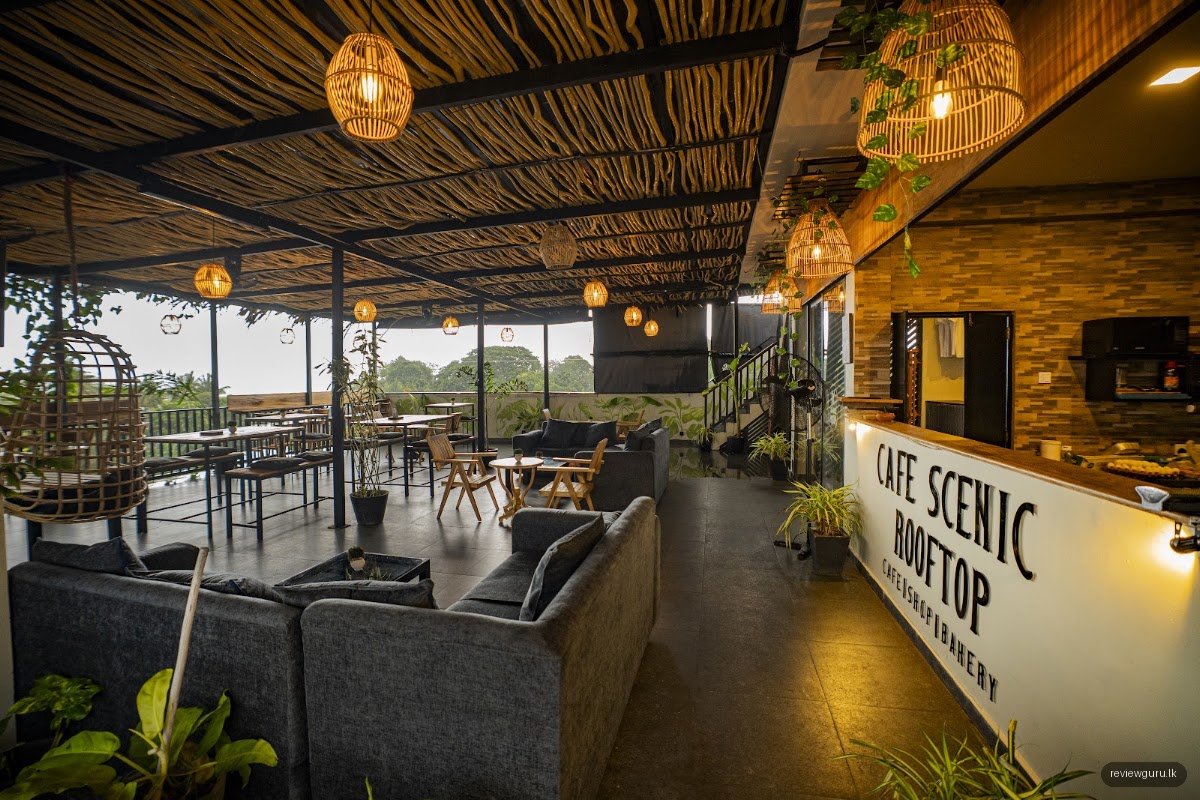 Café Scenic Rooftop & Bar