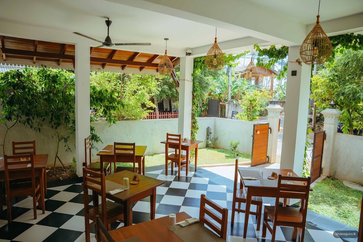 Cafe Casa Tharin