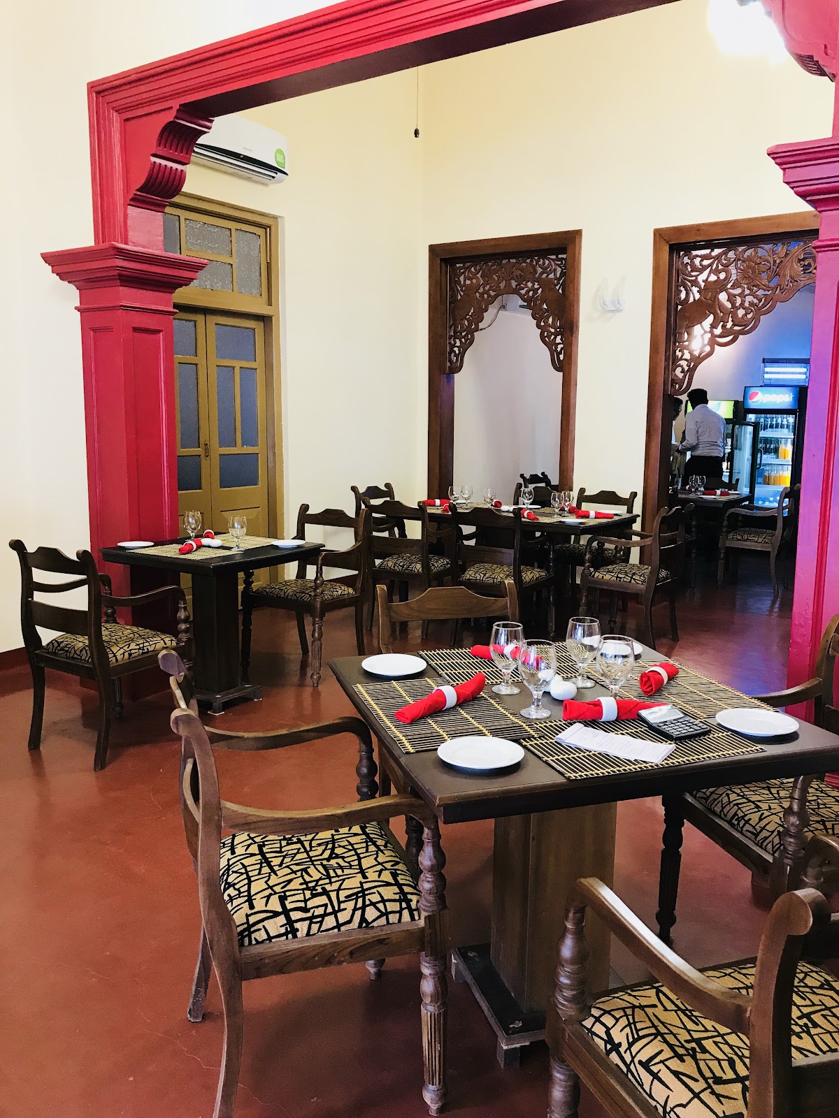 Chola Authentic Indian Restaurant - Wellawatta