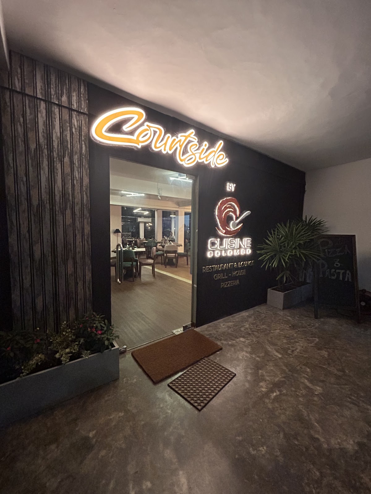 Cuisine Colombo - Courtside