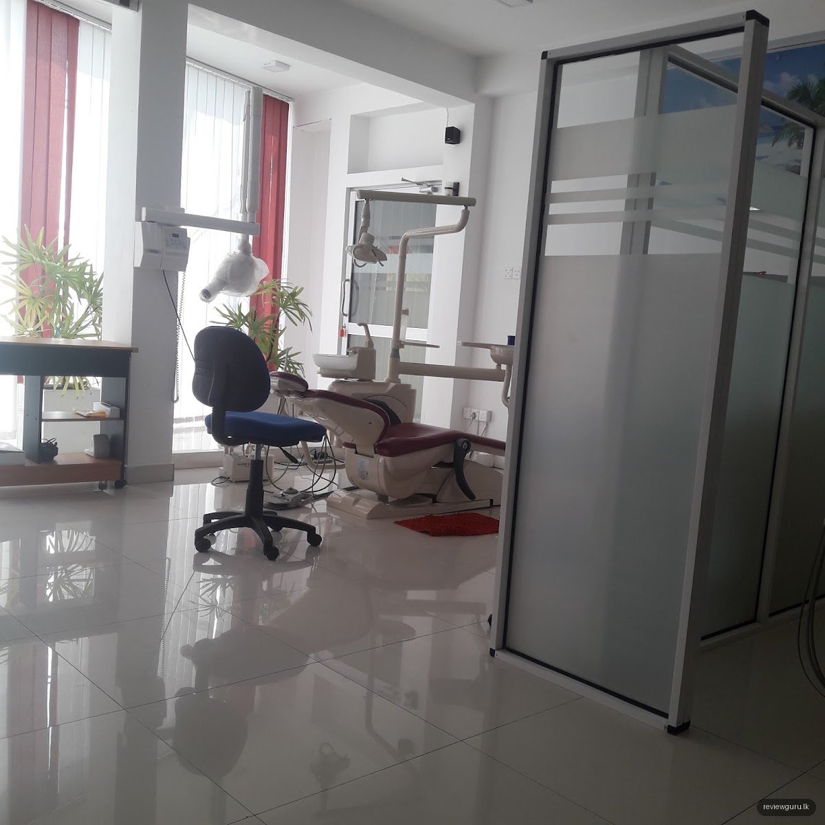 Dental Clinic - Dr. L.S Jayaweera