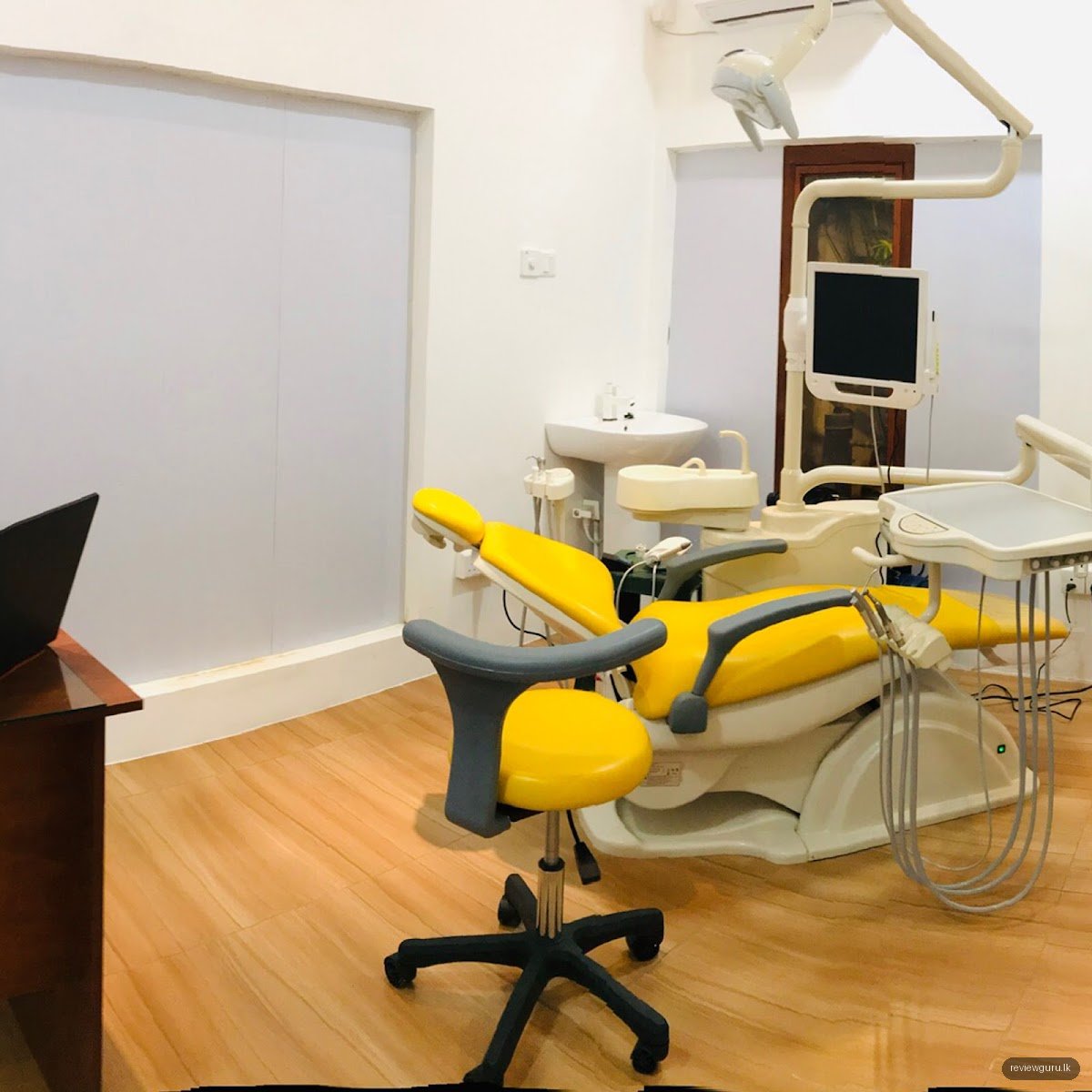Dentist