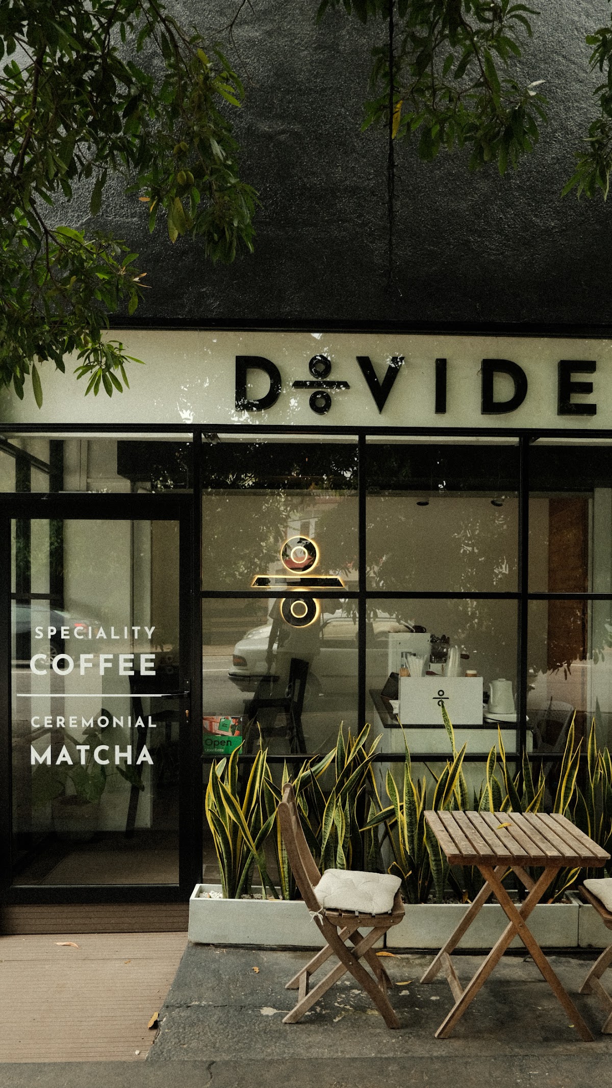 DIVIDE Coffee & Matcha