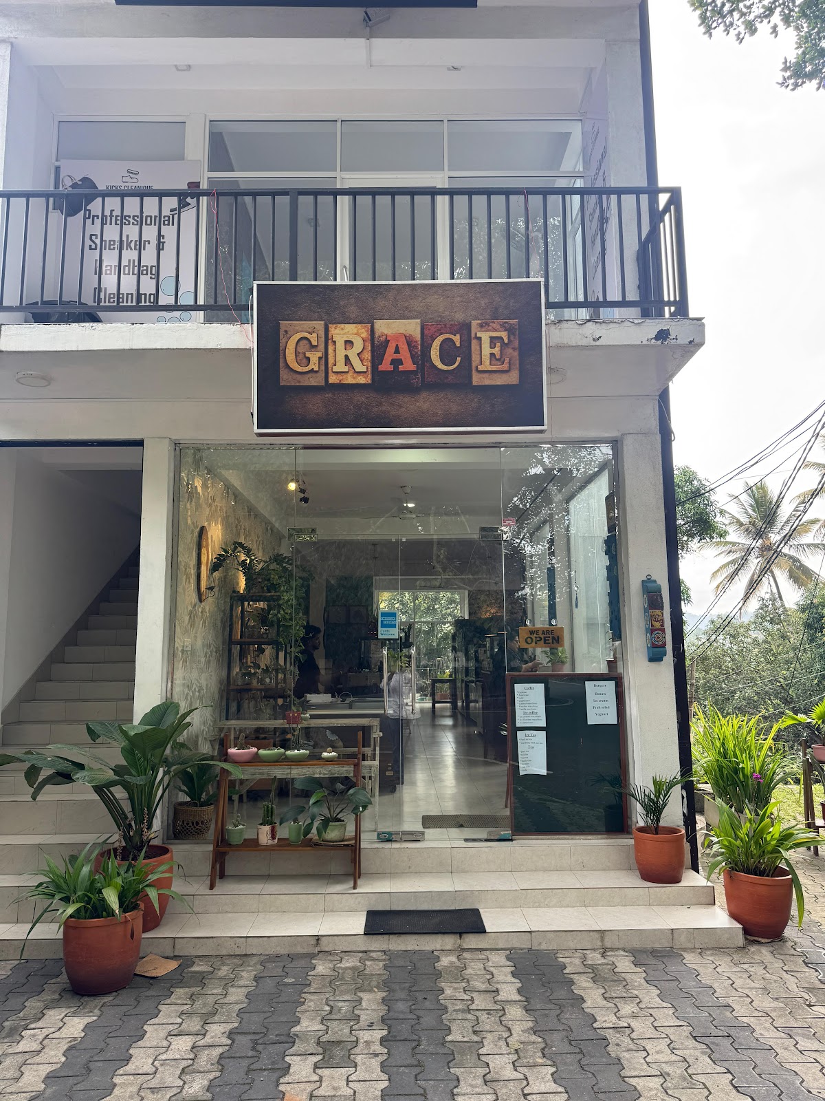 GRACE CAFE - Kandy
