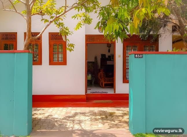 Hikkaduwa backyard beach homestay