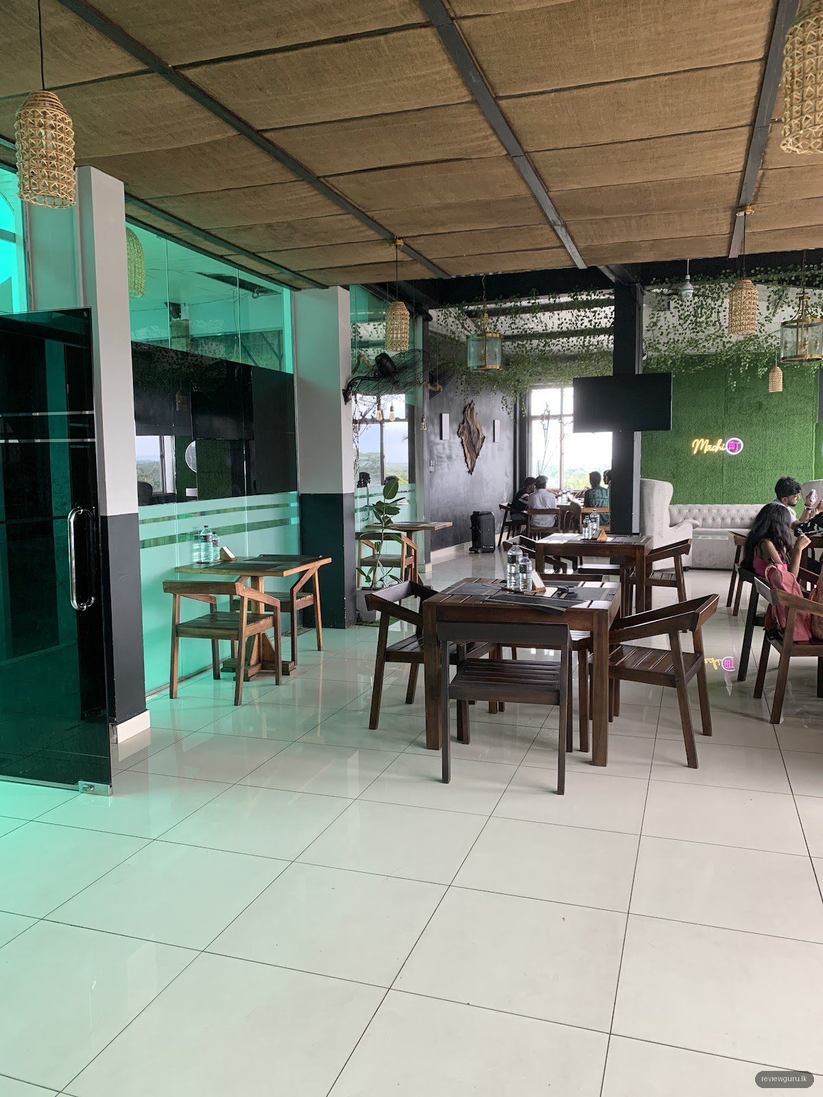 Machi Pub & Resturant