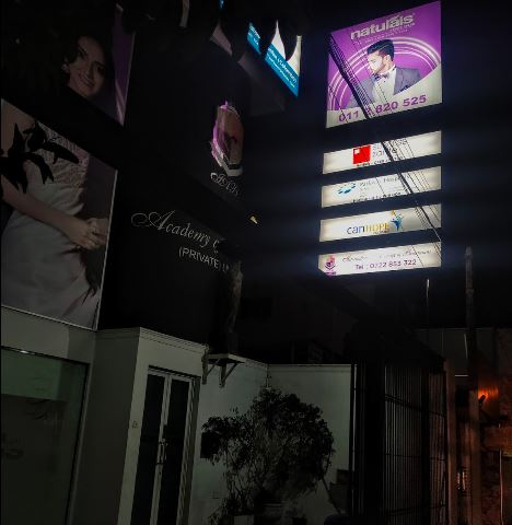 Naturals Unisex Salon Nugegoda