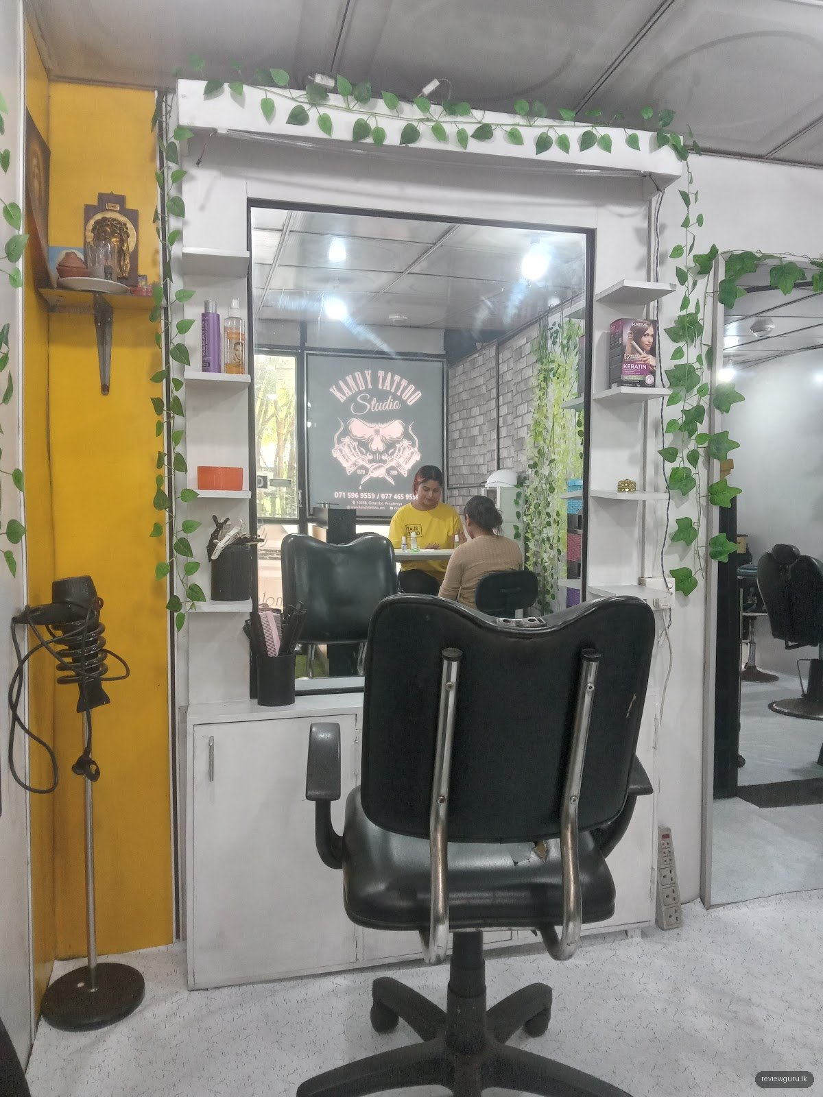 Salon Liyaana