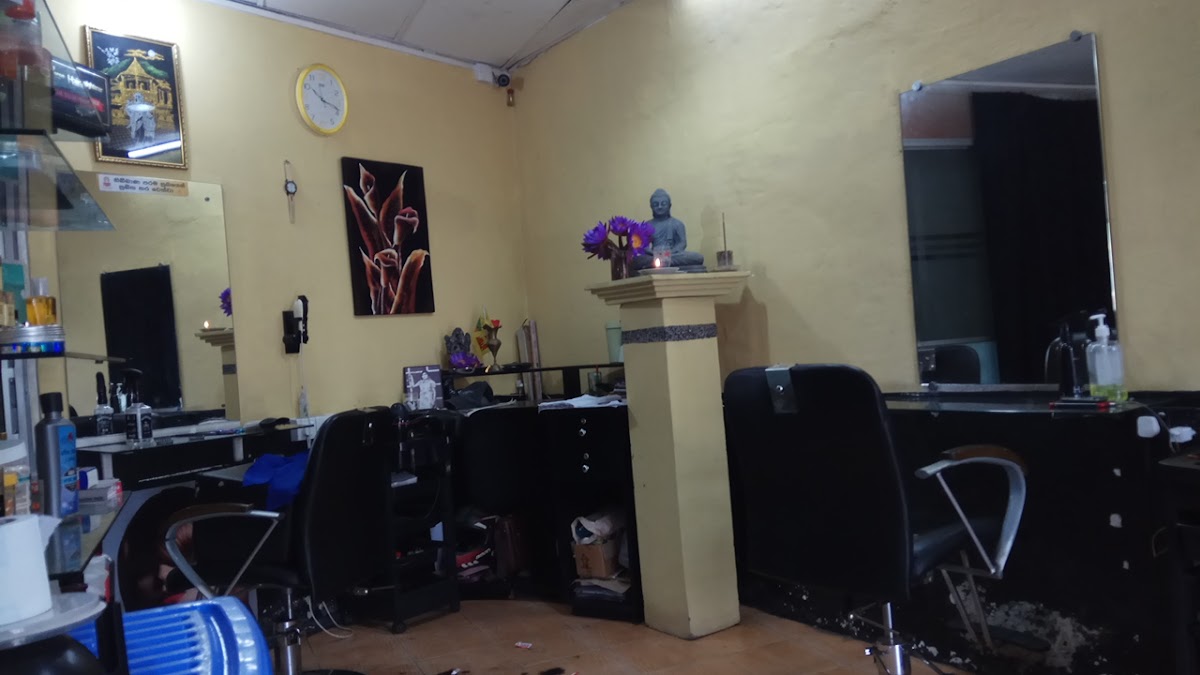 Salon Victoria by Ana Domingo