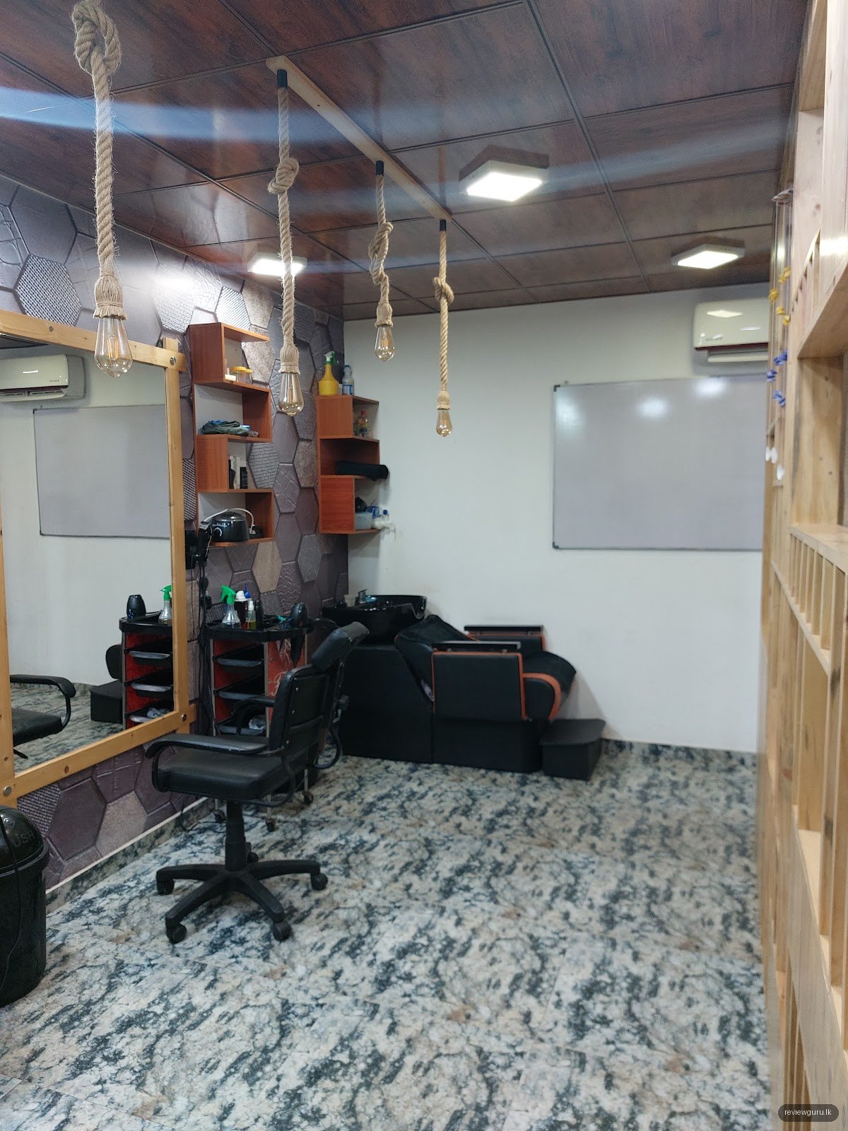 Salon හැඩකාරයා