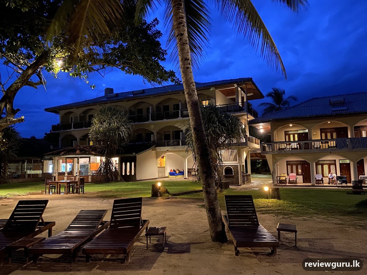 Sri Gemunu Beach Resort