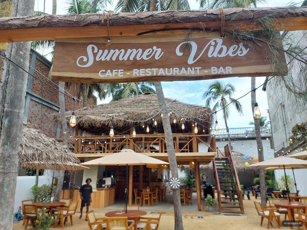 Summer Vibes Cafe & Restaurant Arugambay