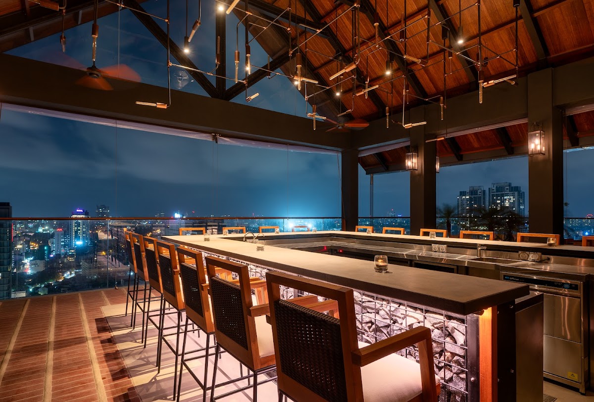 The Bar On The Top - Granbell Hotel